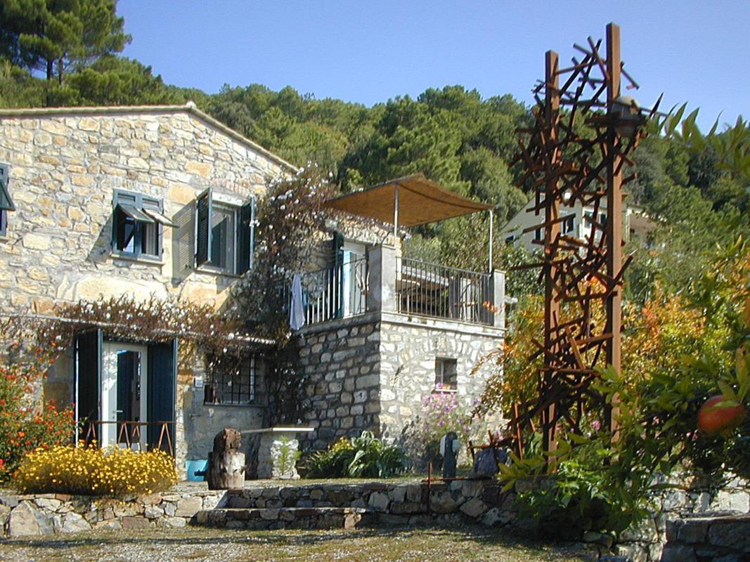 Cottage La Casa Del Pittore Reggimonti Exterior photo