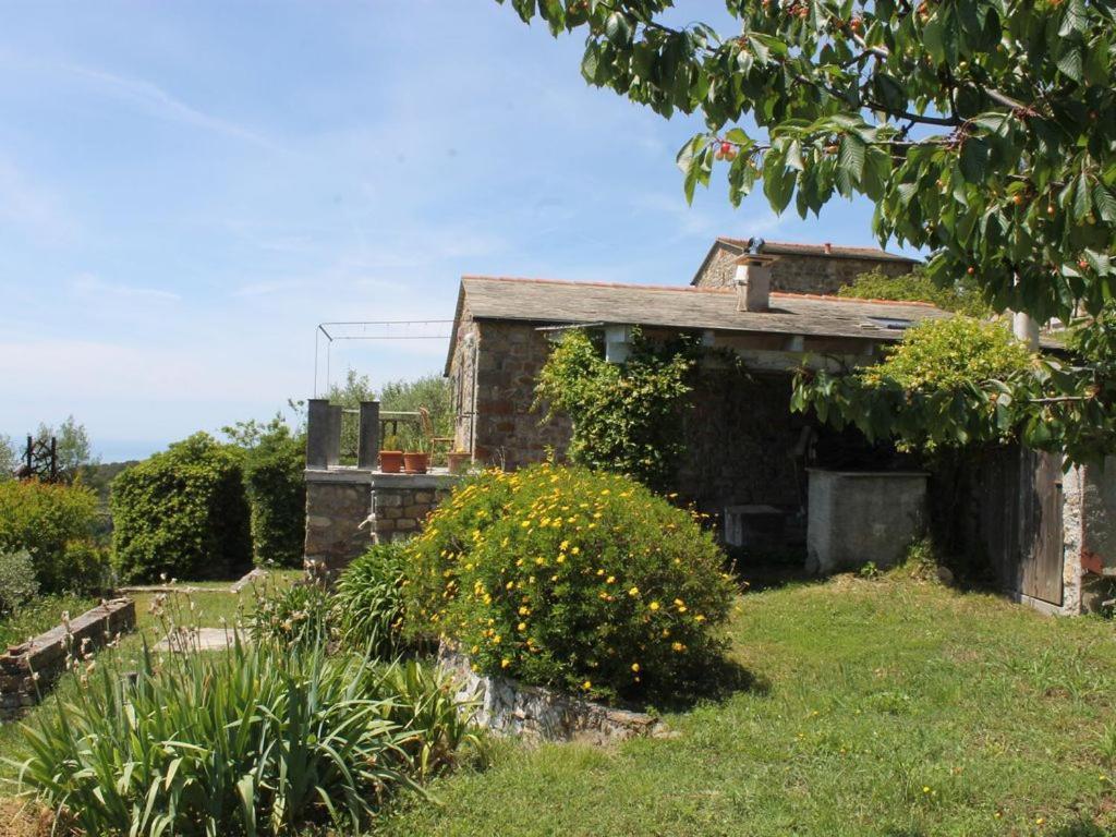 Cottage La Casa Del Pittore Reggimonti Exterior photo