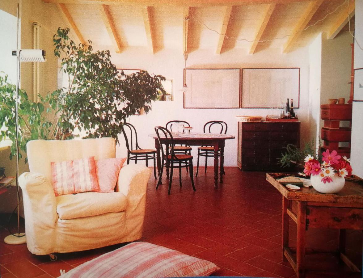 Cottage La Casa Del Pittore Reggimonti Exterior photo